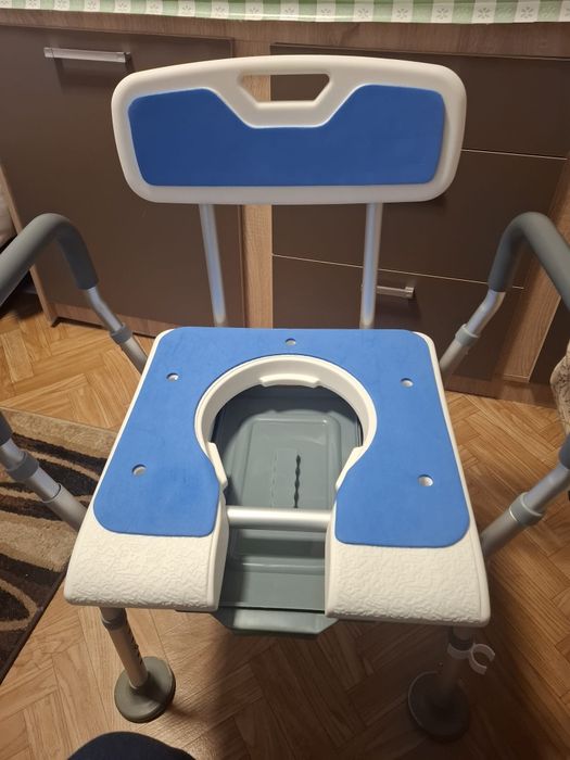 Scaun cu WC de camera, din otel si aluminiu, cu suport hartie igienic