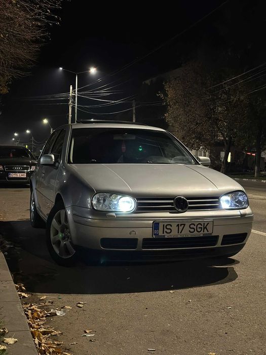 Golf 4 1.6 fsi stare foarte buna,model pacific