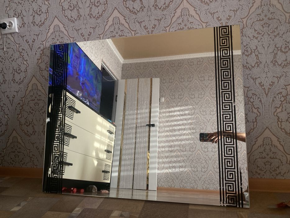 Зеркало тяжелое, отличного качества