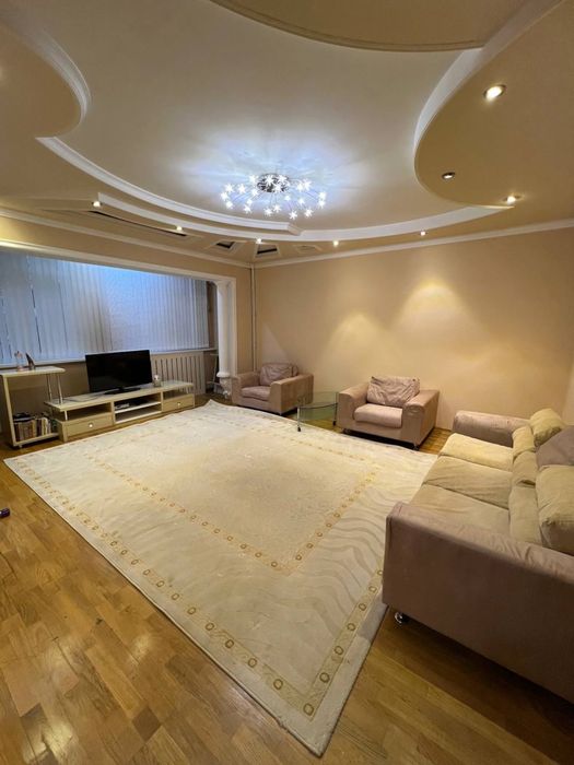 Метро ойбек аренда квартиры 2/1/4 срочно