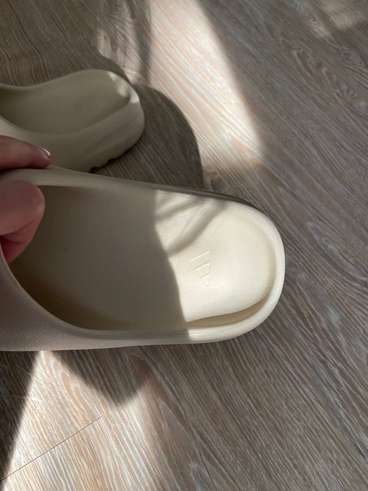 Чехли Yeezy adidas