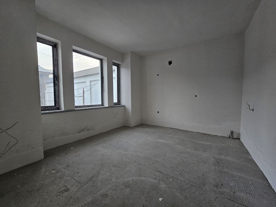 Коттедж сотилади Садвин савхозда