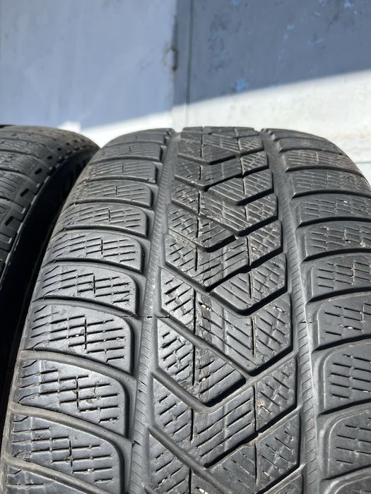 2 бр. зимни гуми 255/45/20 Pirelli 5+ mm DOT 0513