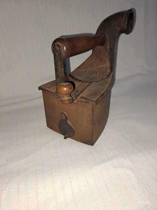 fier de calcat cu horn Mondragon secol 19 Franta