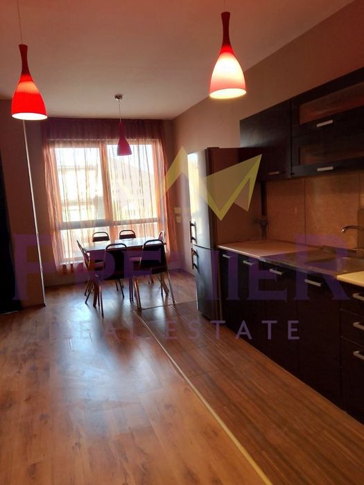 Дава се под наем Тристаен апартамент в Варна, Окръжна болница - 80 кв.м за 714 € - Снимка #1