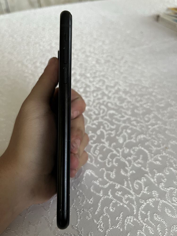 Iphone XR заключен