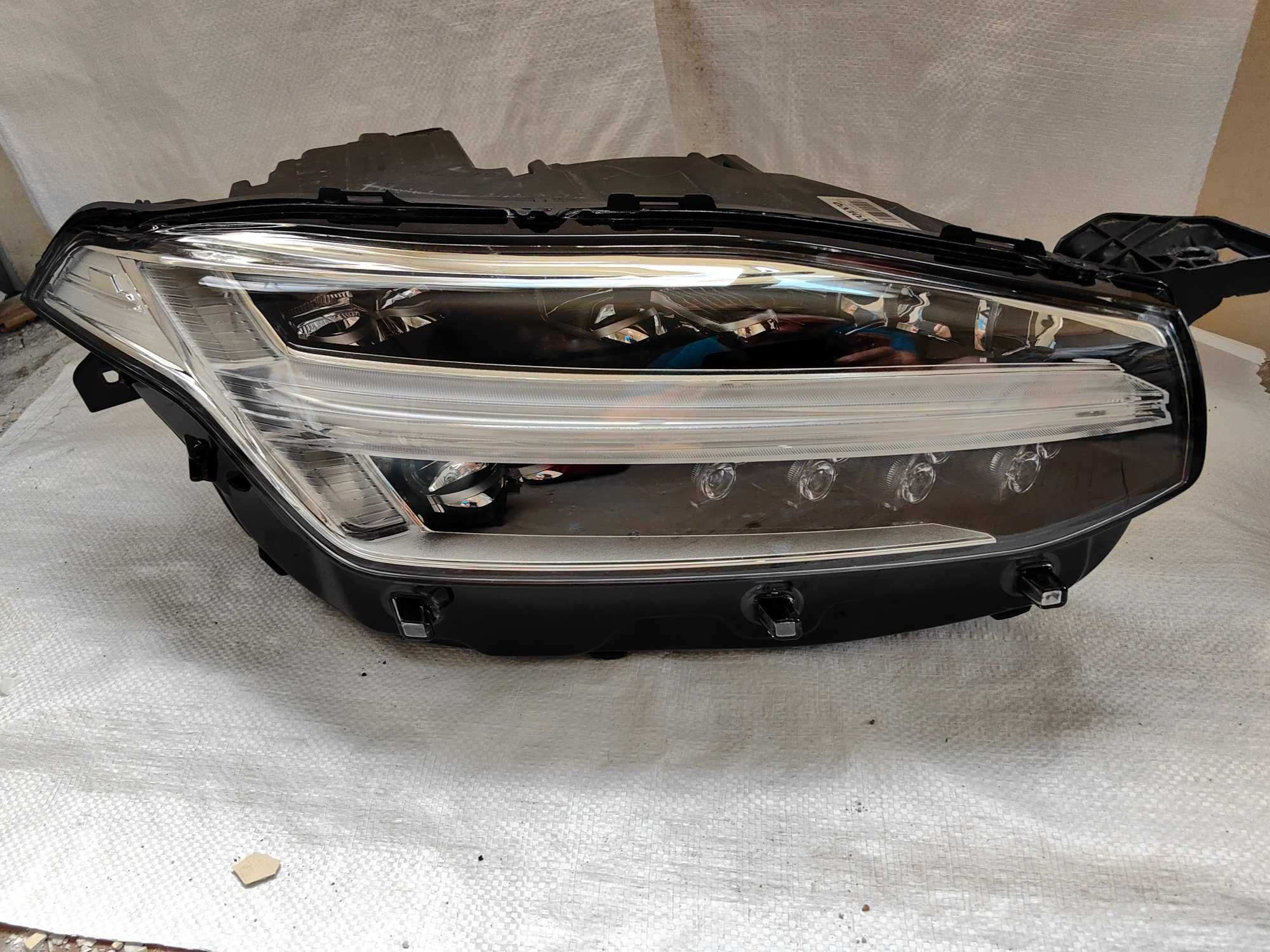 Оригинален фар Волво  Volvo XC90  MID LED