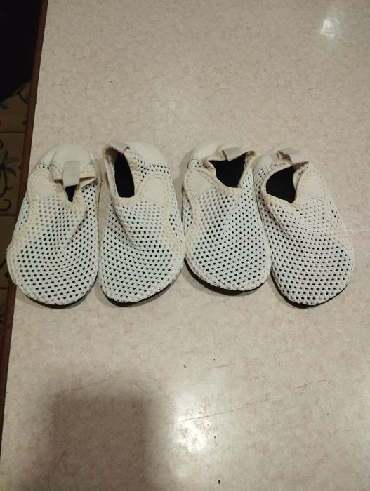 Продаю детские тапочки.