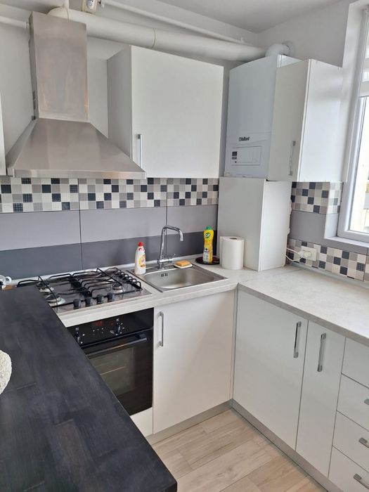 Se închiriază apartament 2 camere 360 euro/ luna
