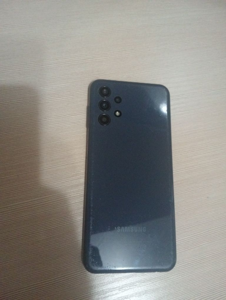 Продам Samsung A13 в хорошем состоянии