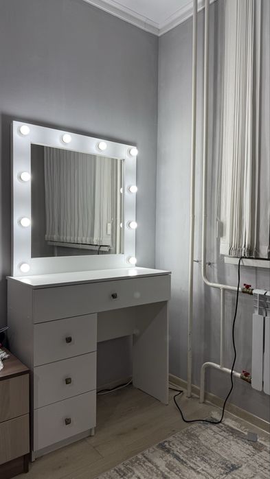 Туалетный столик