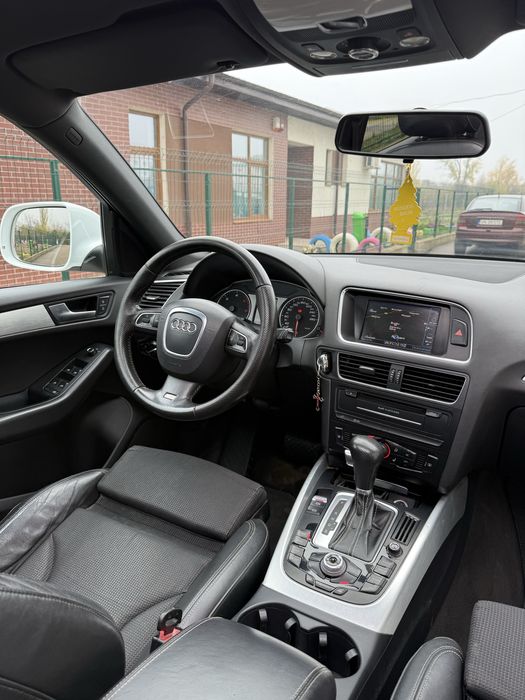Audi Q5 2.0 dieles 2011 Trapa/S-line interior