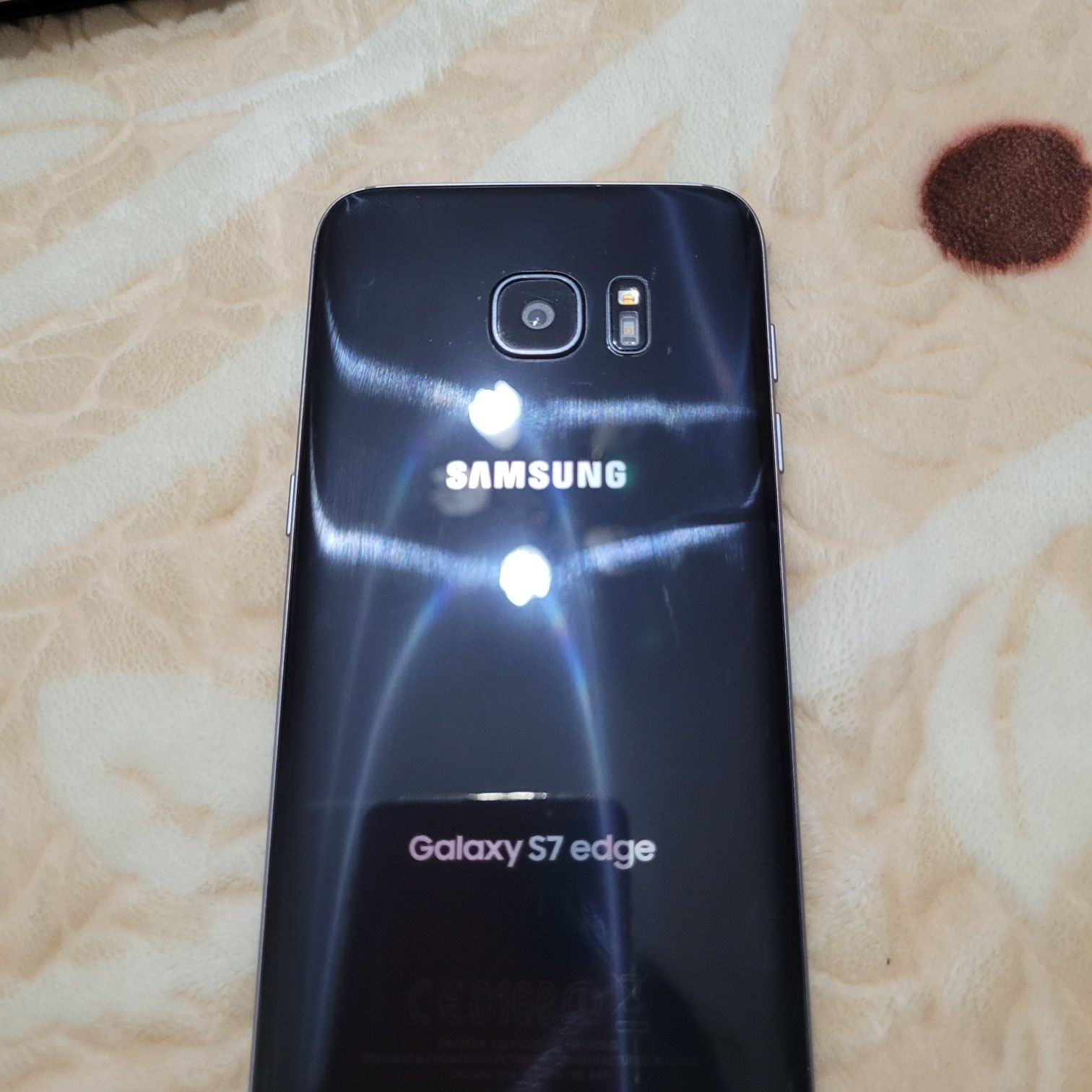 Продаётся телефон Samsung Galaxy s7 edge