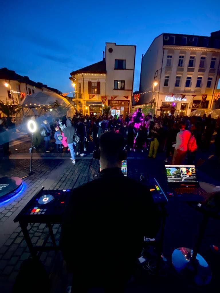 DJ Sonorizare Lumini Ecran Led Nunta Majorat Botez - Evenimente