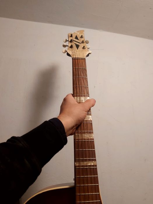 Chitara archtop cu doza Ideal