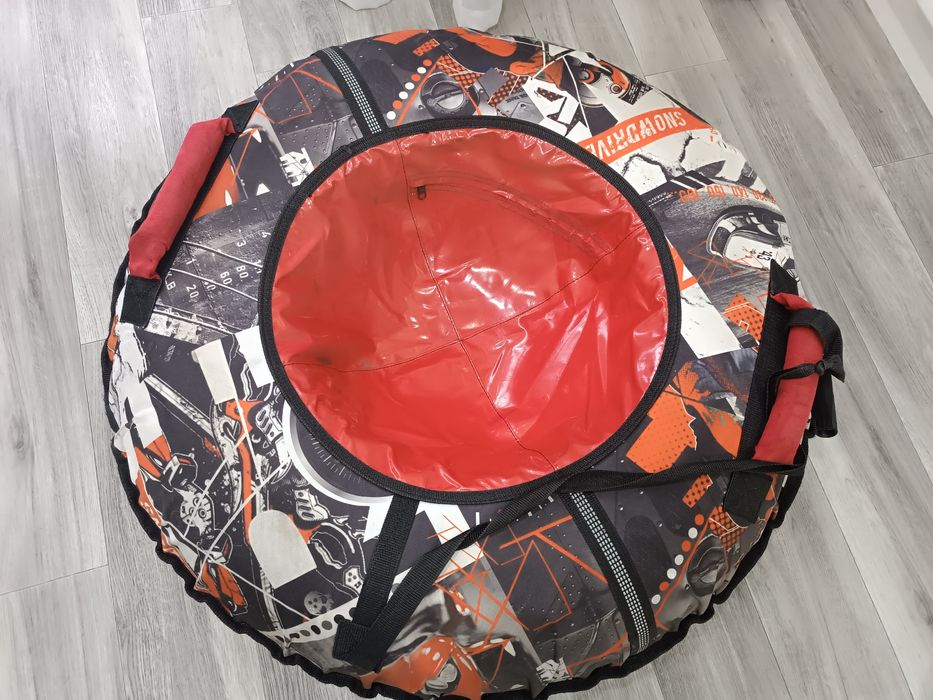 Продам ватрушку- тюбинг  для катания на горке в отличном состоянии