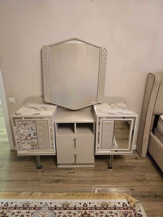 Туалетный столик