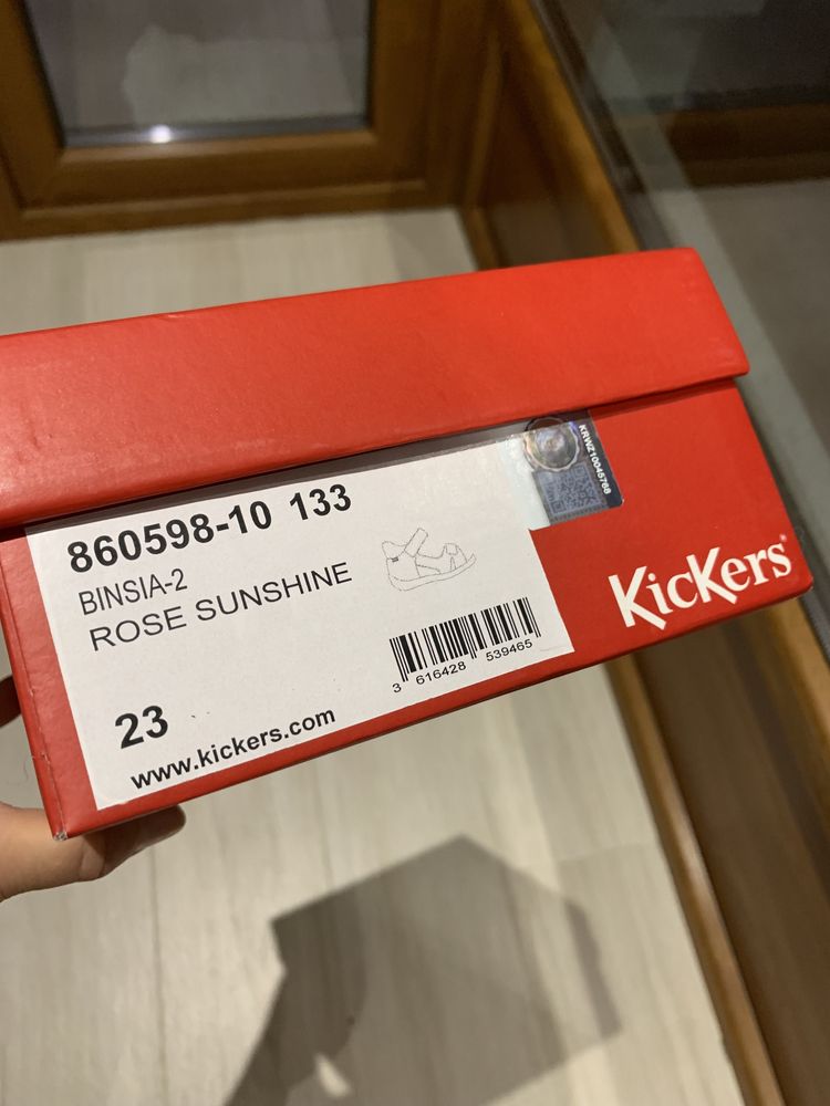 Детски сандали kickers