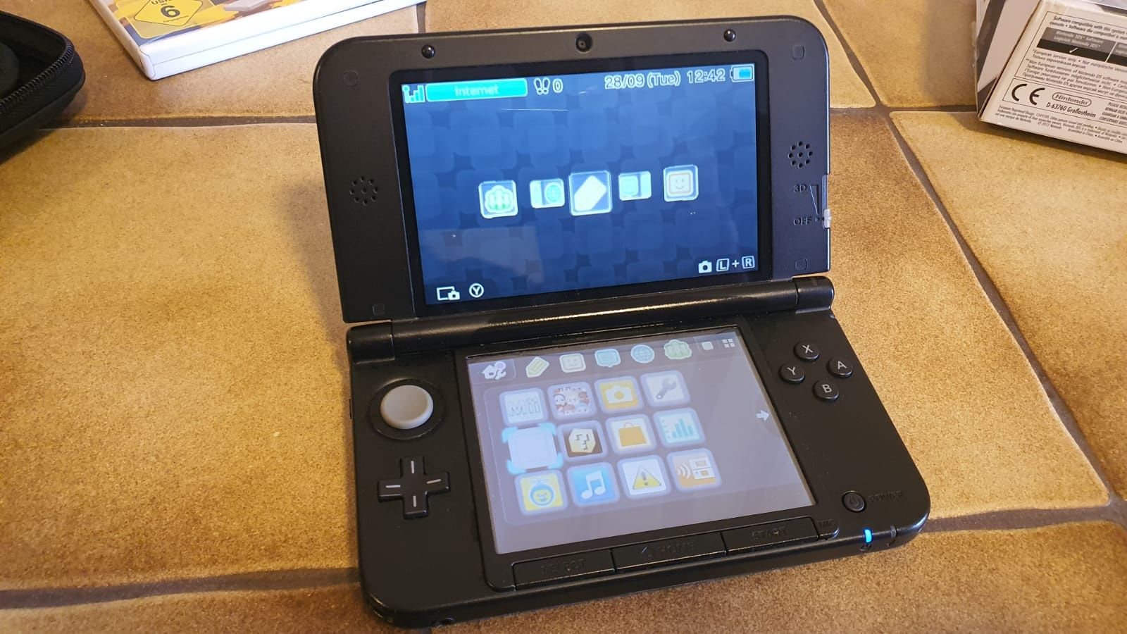 Vand Nintendo 3DS XL + Jocuri si Accesori