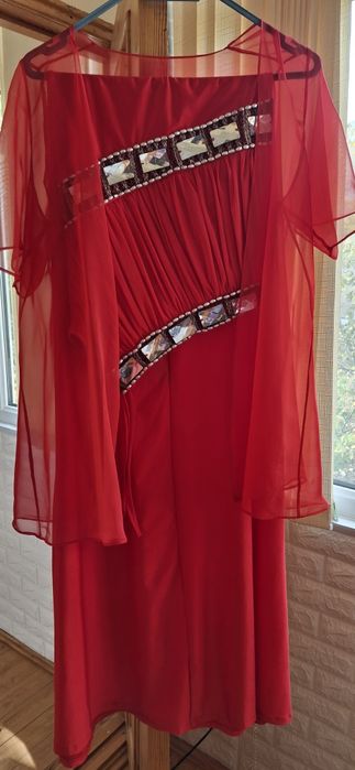 Шикарное вечернее платье с накидкой