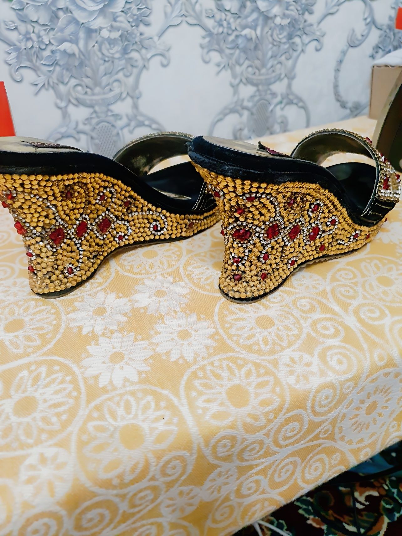 Индийский обувь келинларга