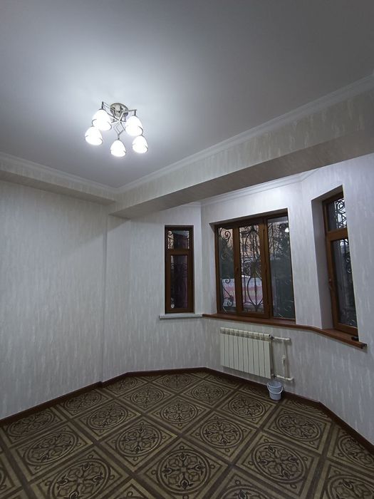 Паркентский. 3/1/9 трёх комнатная первый этаж