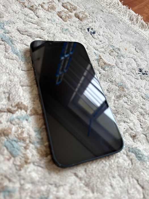 Продам iPhone 13