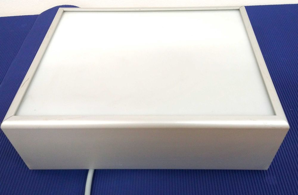 Vizualizator de Diapozitive sau filme radiografice