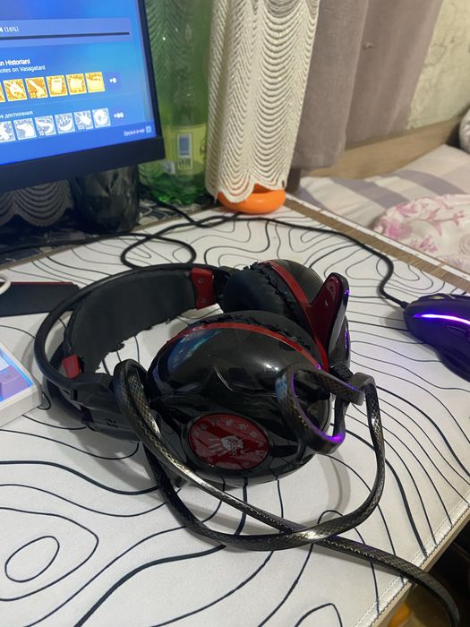 Продам веб камеру logitech и игровые на ушники bloody