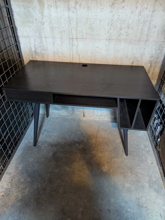 Birou Computer Kring picioare metalice, cu sertar maro inchis