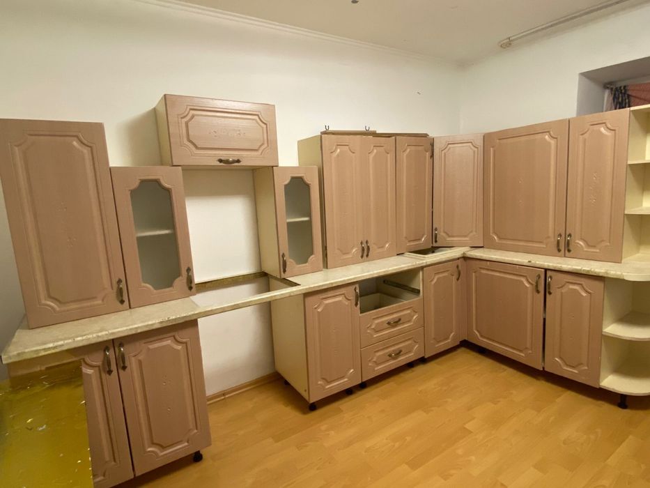 Два кухонных гарнитура