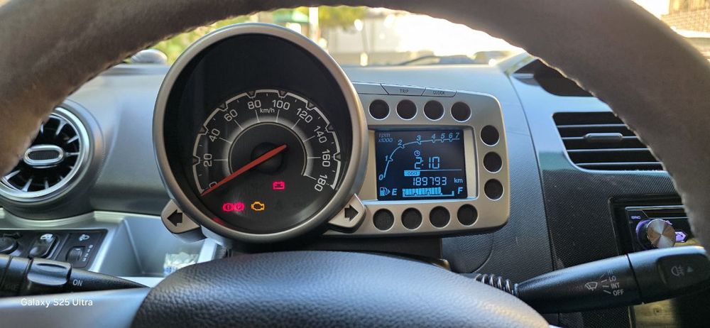 Продается SPARK 2016г 3 позиция, механика.
Есть одно пятно, в остально