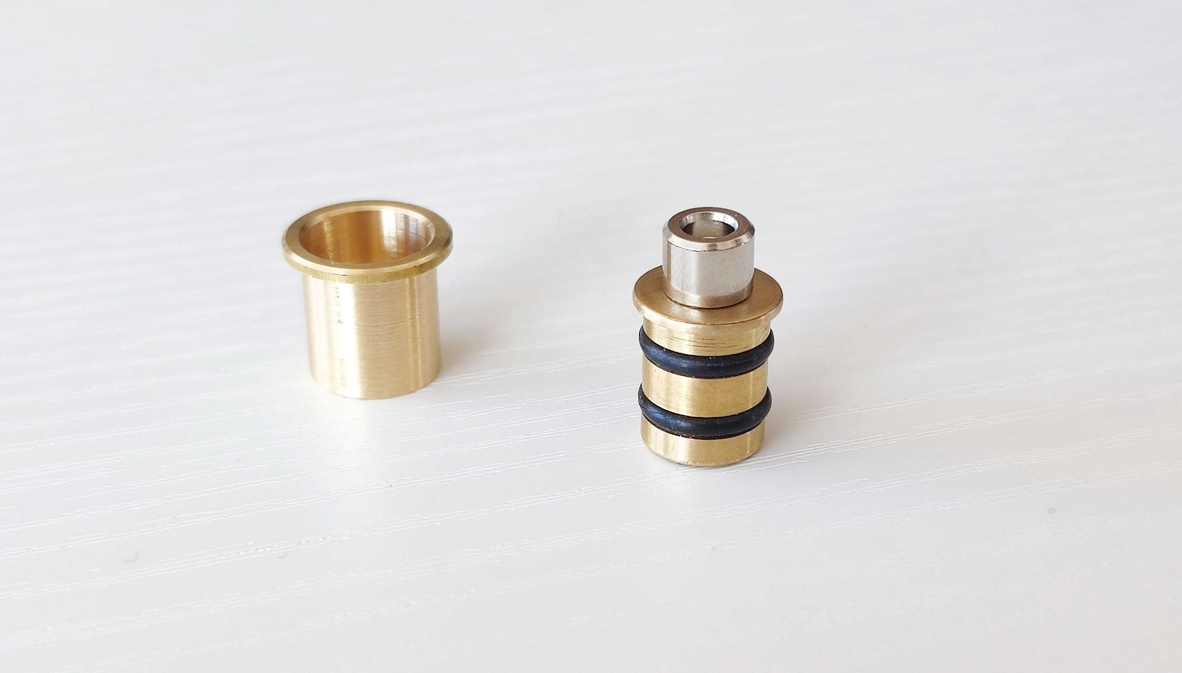 Doza butoias Mishuyama V5 AKG