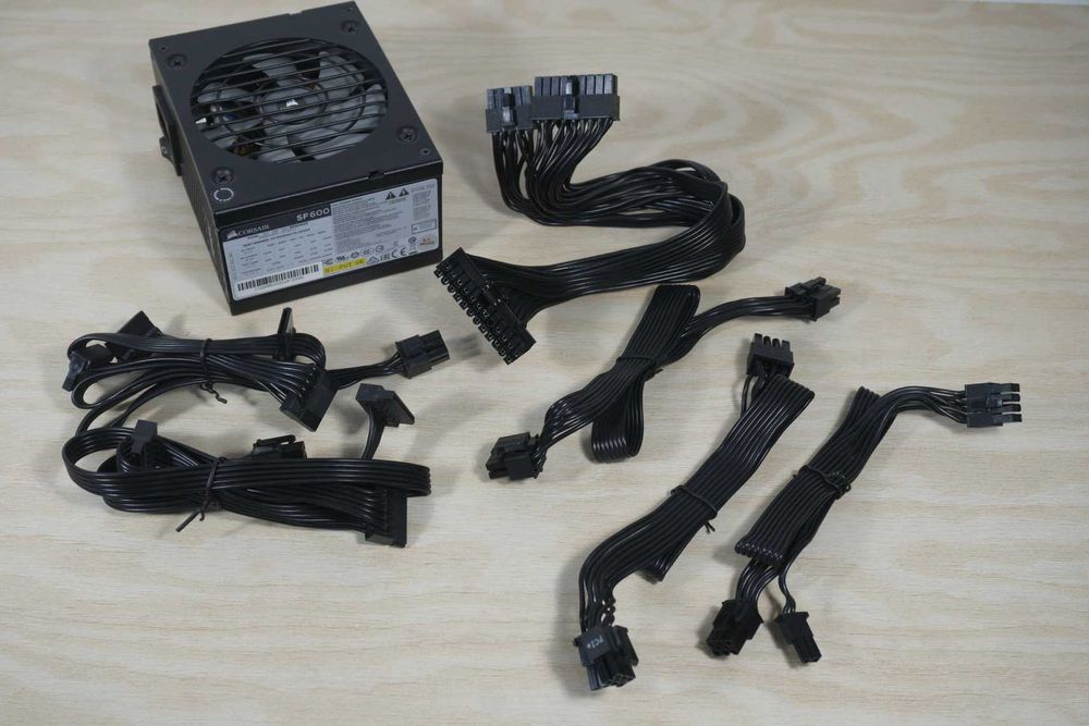 ITX SFF SFX захранване PSU Corsair SF600 600W 80+ Gold / вкл ДДС