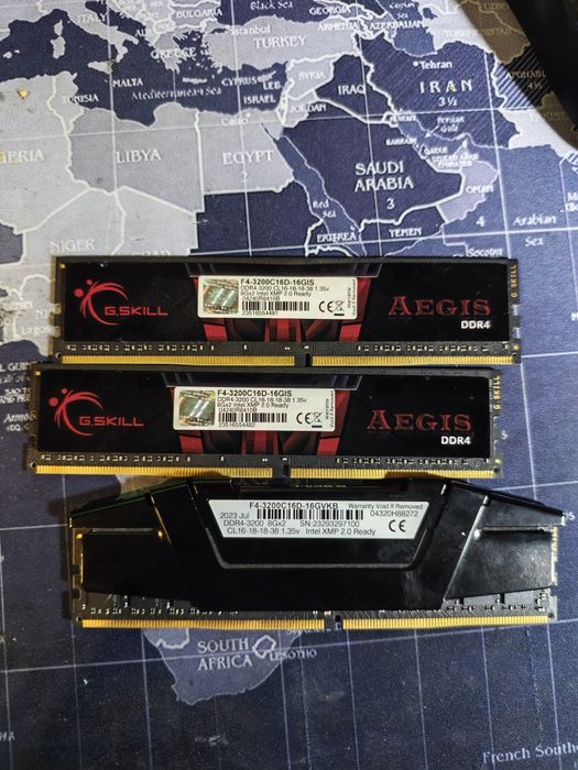 Оперативная память DDR4 3200 3 модуля по 8гб