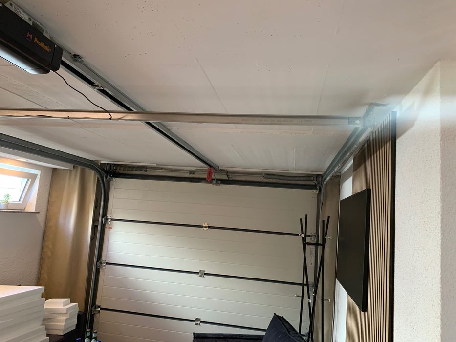 Продава се Гараж / Паркомясто в с. Брестовене, Област Разград - 5 кв.м за 173 €/кв.м - Снимка #2