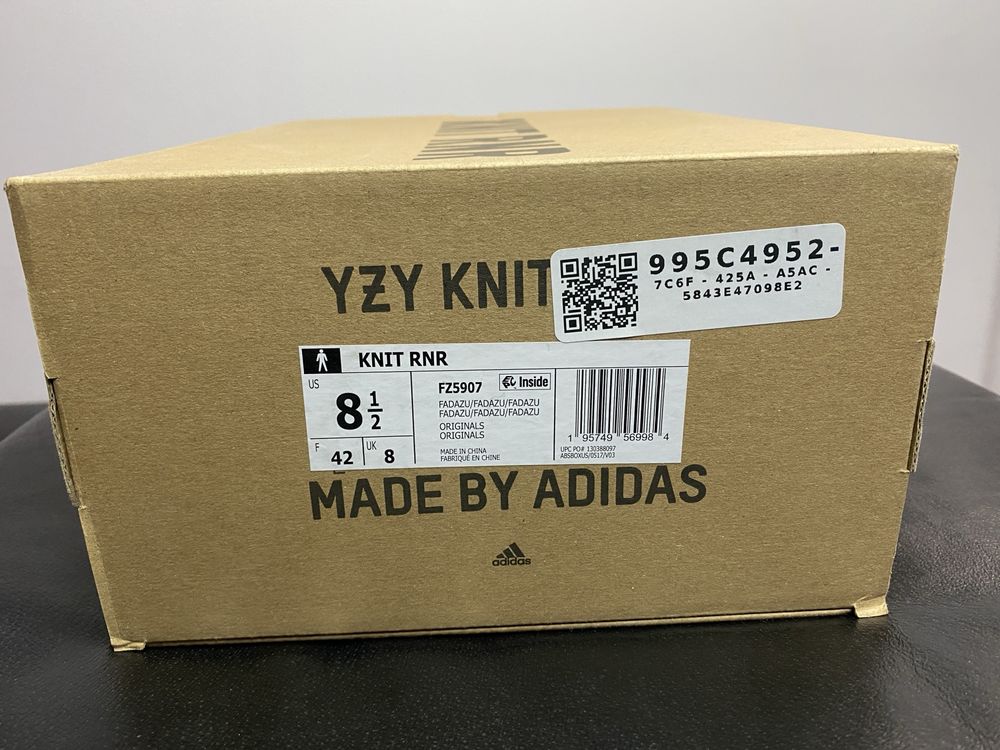 Yeezy KNIT RNNR - 42 - Faded Azure - StockX (Рядък, US Exclusive цвят)