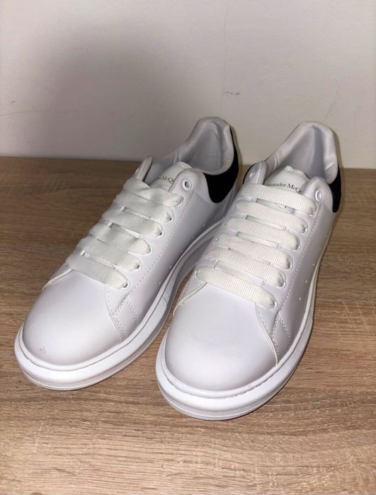 vând mcqueen marimea 41