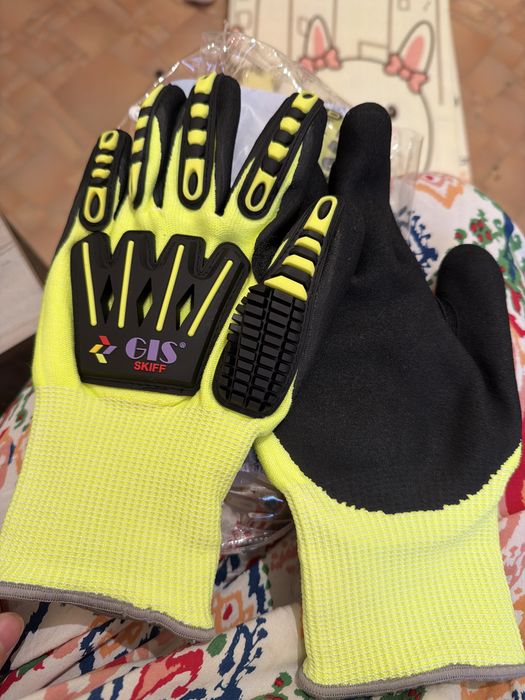 Зимние противоударные перчкики