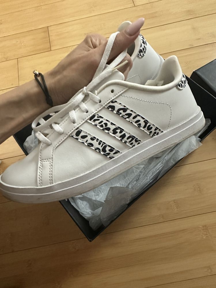 Дамски обувки Guess