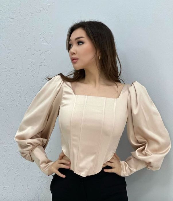 блузка НОВАЯ бежевая