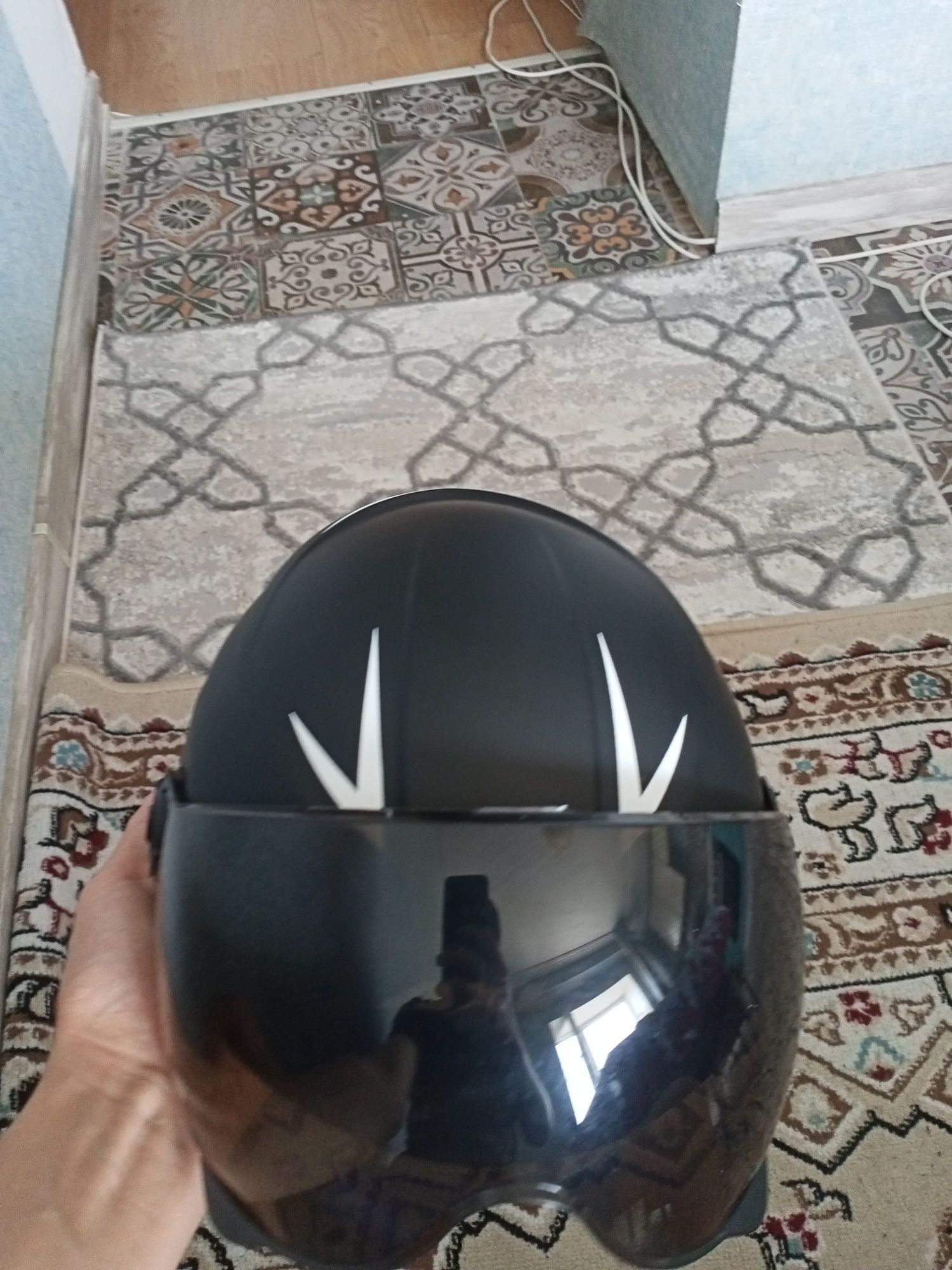 Шлем для мопед велосипед.