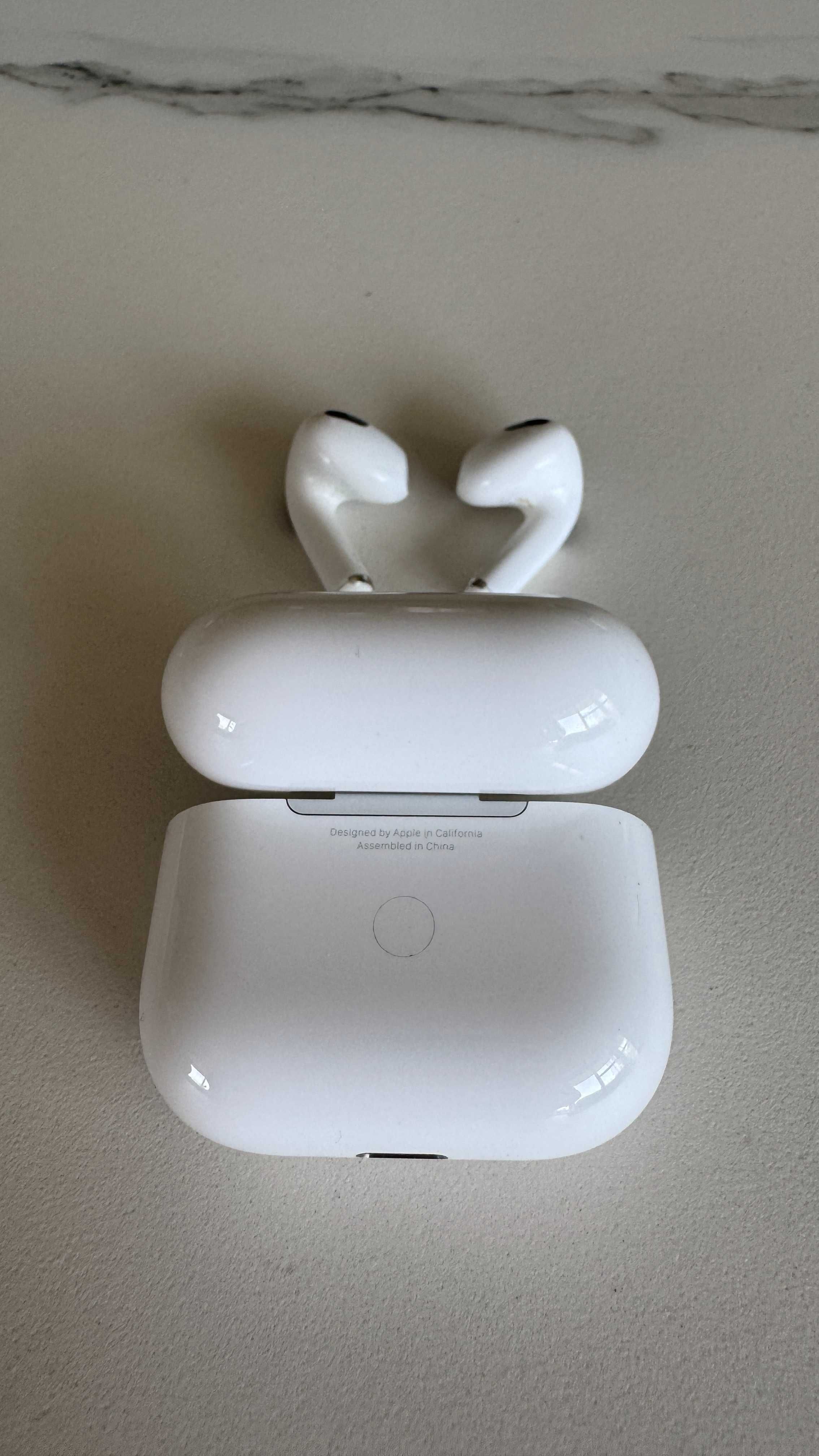 Apple AirPods 3-то поколение