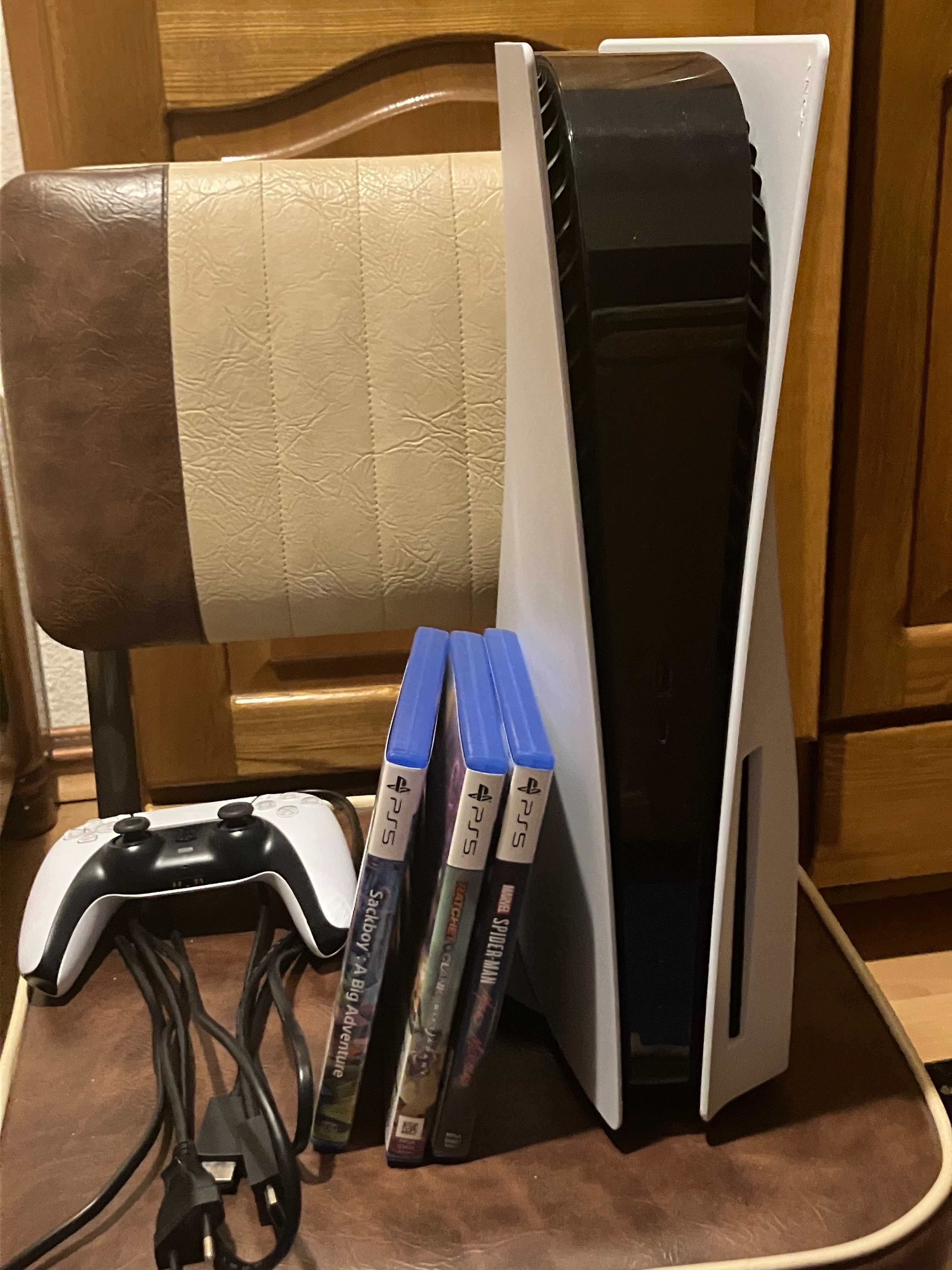 PS5 Playstation 5 cu disc și 3 jocuri