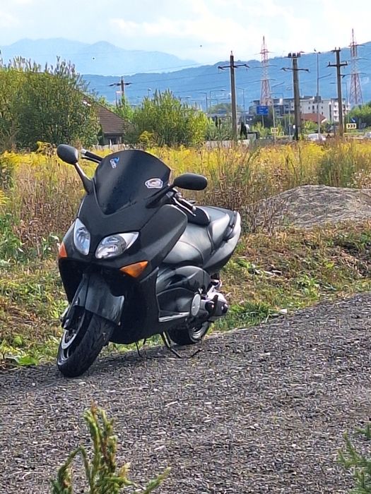 Vând sau Dezmembrez yamaha tmax500