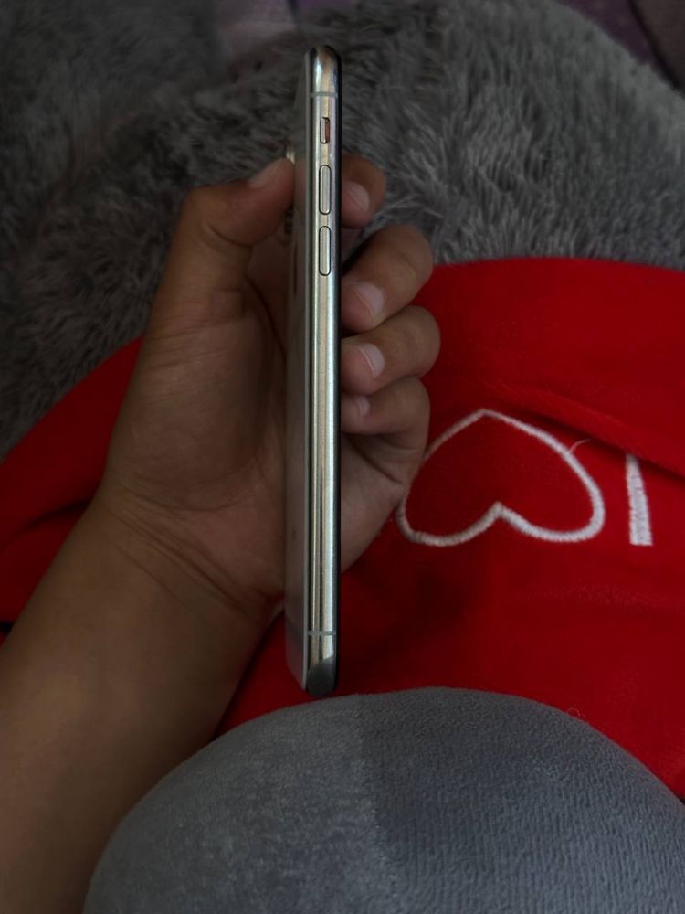 Iphon x 64 sotiladi