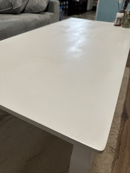 Masuta de cafea alba