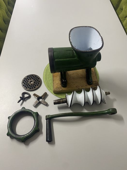 Masina tocat carne Flacara nr 32