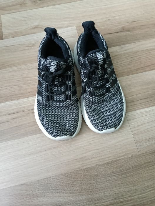 Vând adidași Adidas