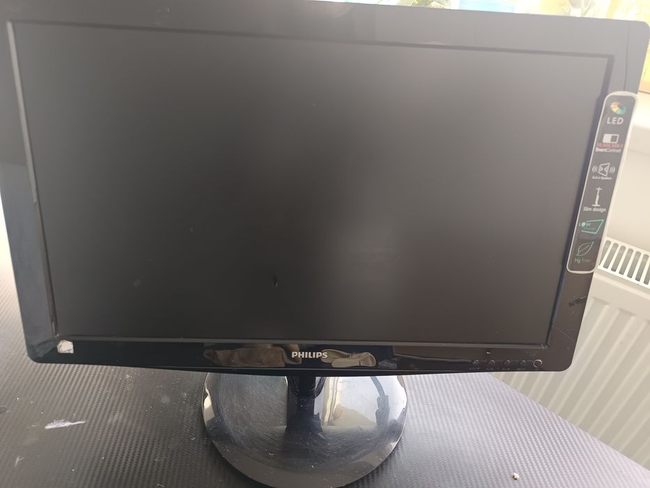 Calculator+monitor+2 tastaturi